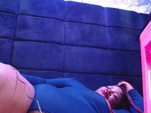 ShantalBBW webcam