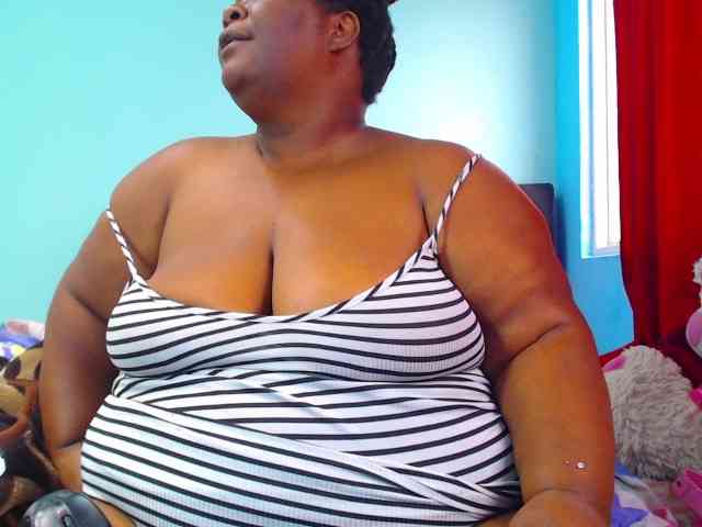 ShantalBBW webcam