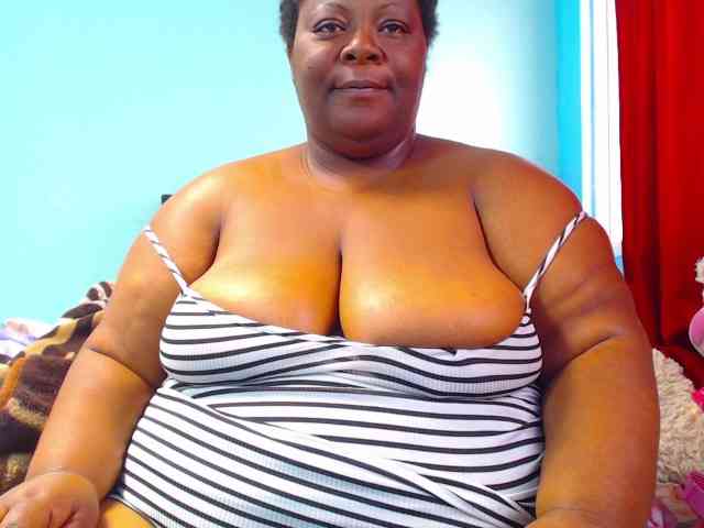 ShantalBBW webcam