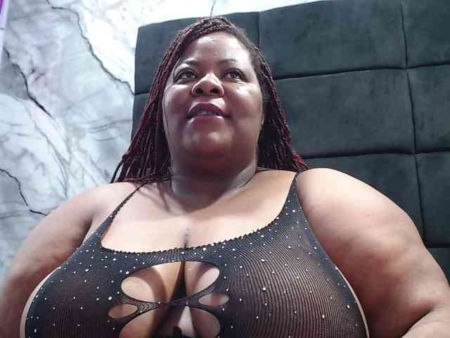 ShantalBBW webcam