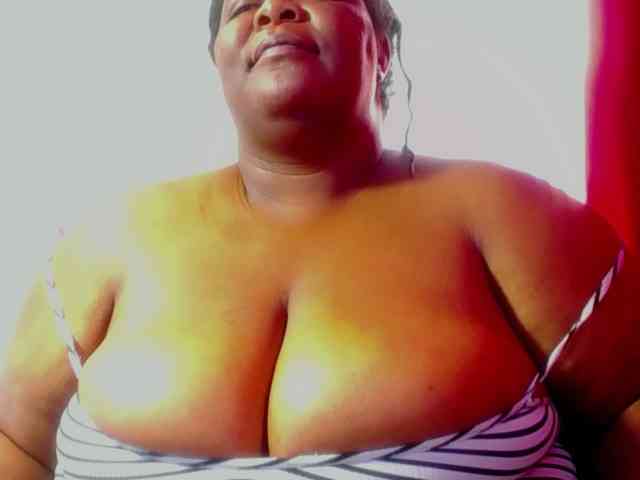 ShantalBBW webcam