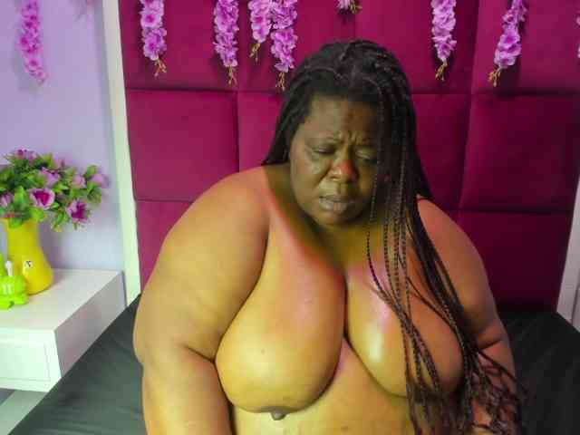 ShantalBBW webcam