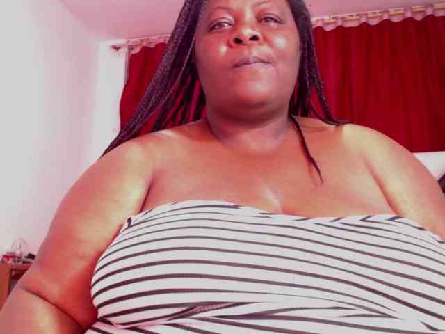 ShantalBBW webcam