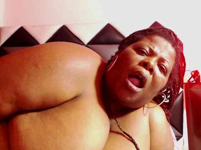 ShantalBBW webcam