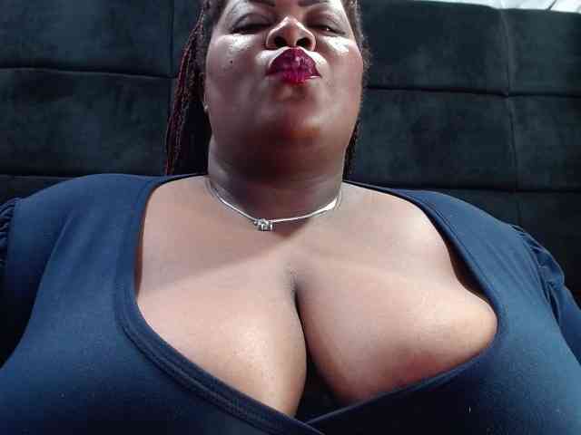 ShantalBBW webcam