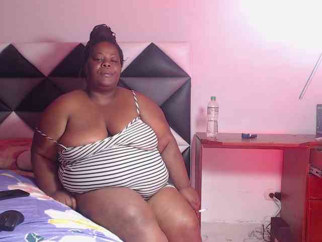 ShantalBBW webcam