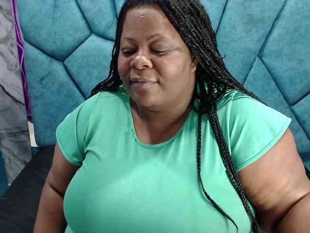 ShantalBBW webcam