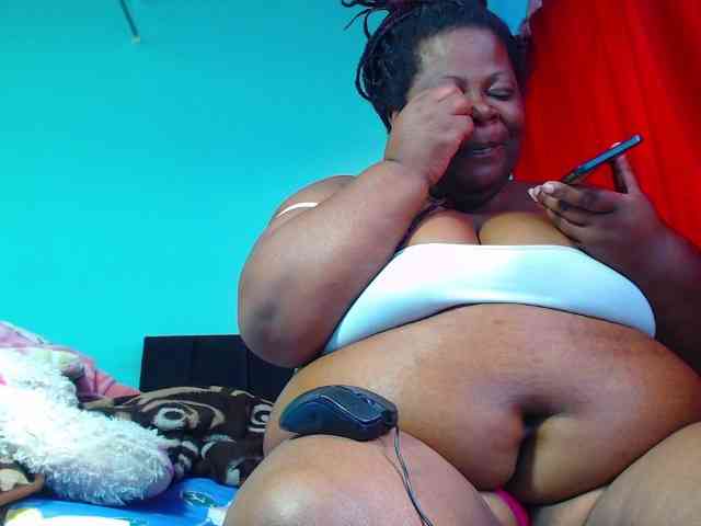 ShantalBBW webcam