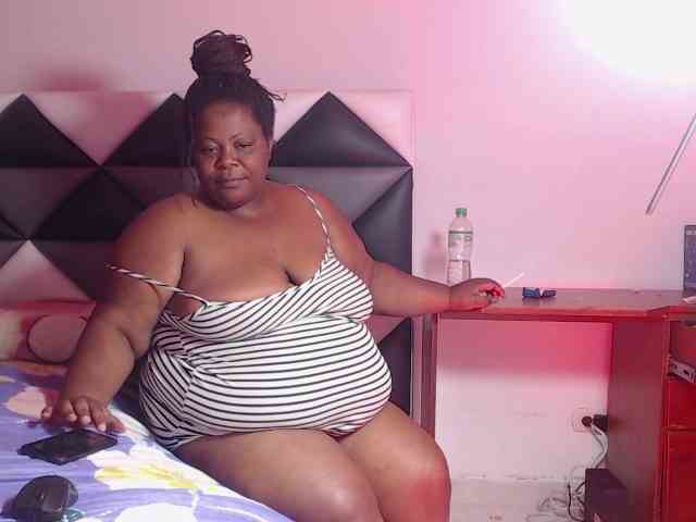 ShantalBBW webcam
