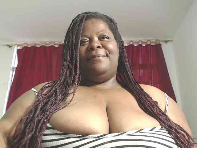 ShantalBBW webcam