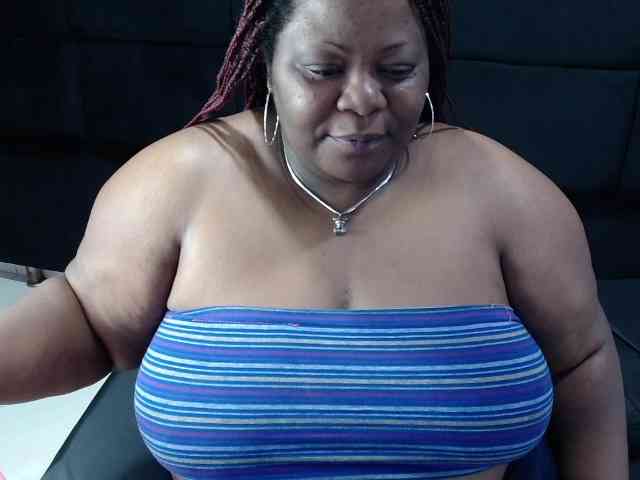 ShantalBBW webcam