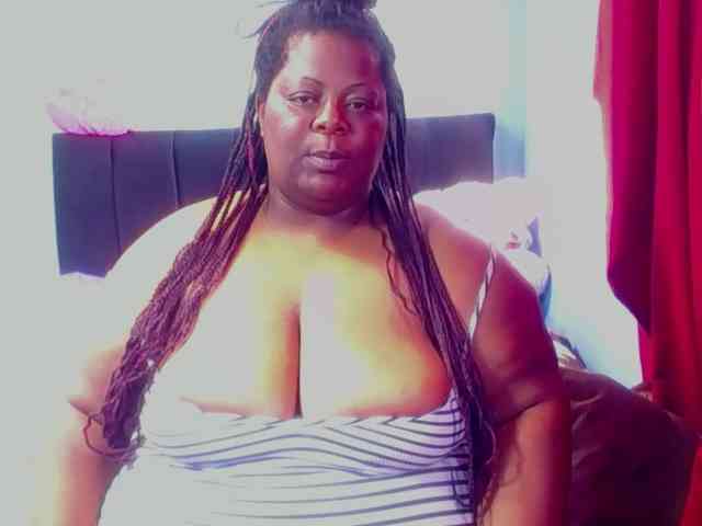 ShantalBBW webcam