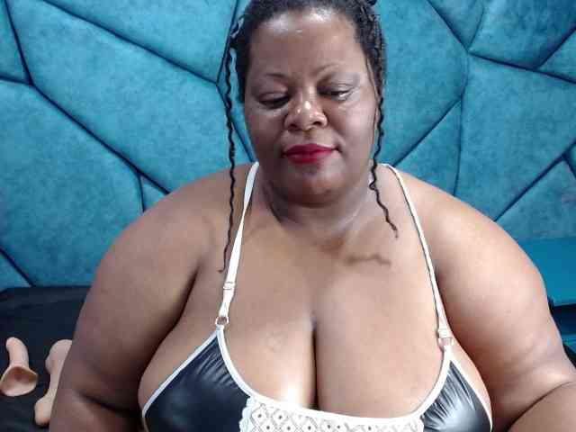 ShantalBBW webcam