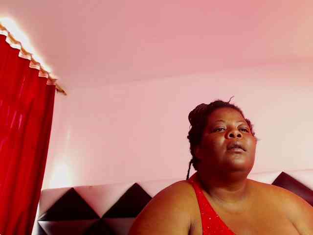 ShantalBBW webcam