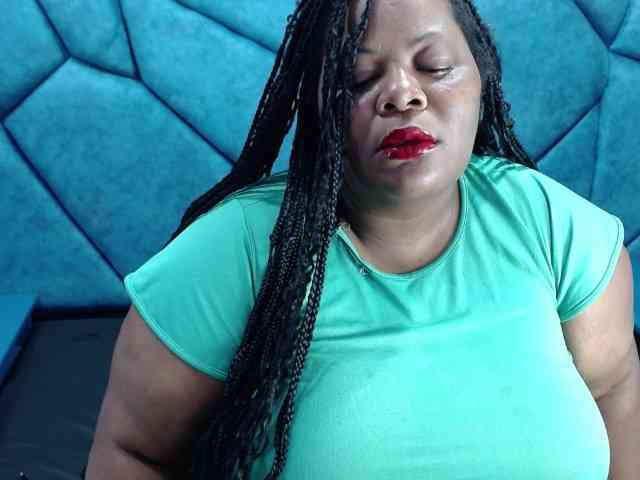 ShantalBBW webcam