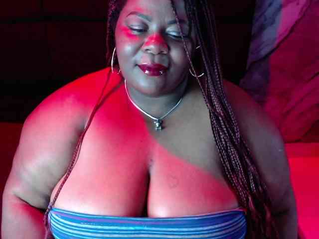 ShantalBBW webcam