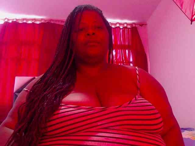 ShantalBBW webcam