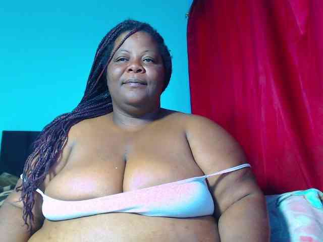 ShantalBBW webcam