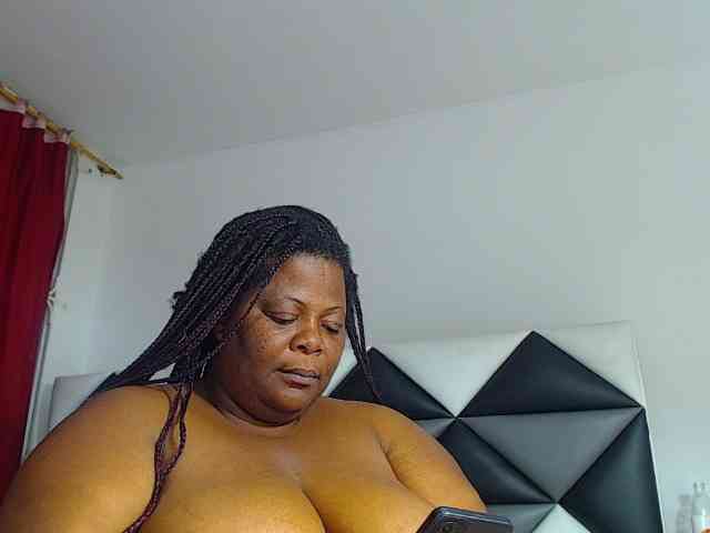 ShantalBBW Live Webcam on BongaCams