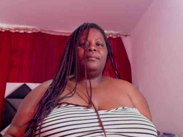 ShantalBBW webcam