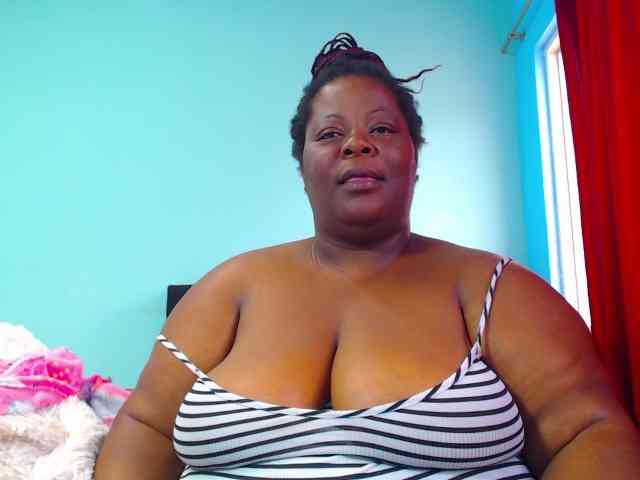 ShantalBBW webcam