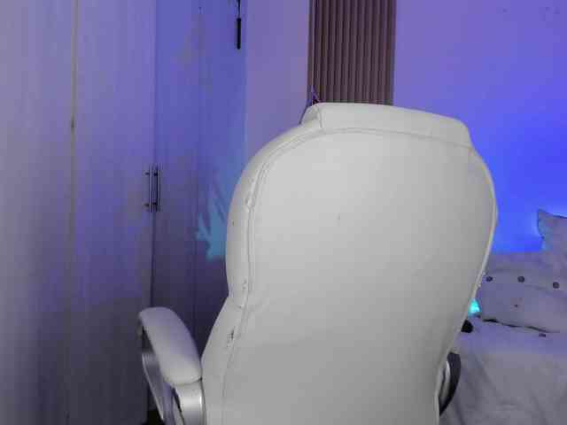 Kendallbonnyy webcam