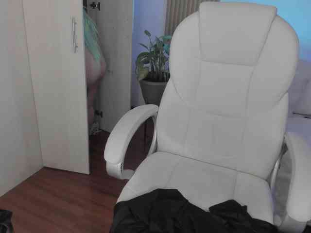 Kendallbonnyy webcam