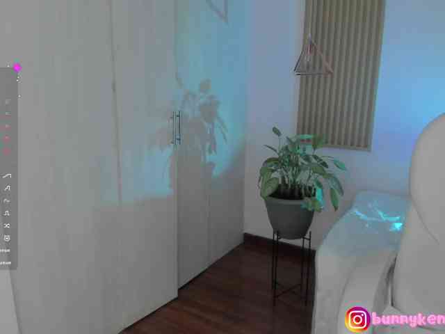 Kendallbonnyy webcam