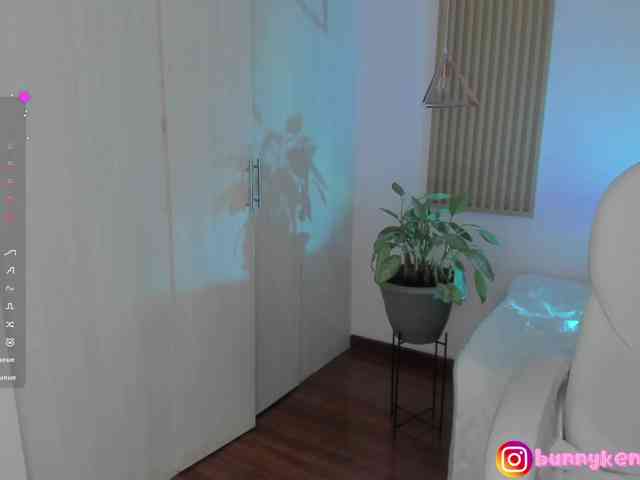 Kendallbonnyy webcam
