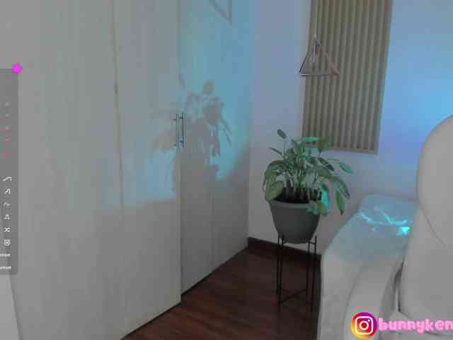 Kendallbonnyy webcam
