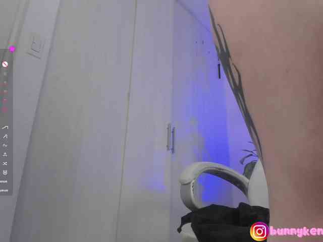 Kendallbonnyy webcam