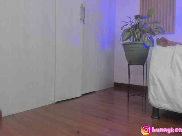 Kendallbonnyy webcam