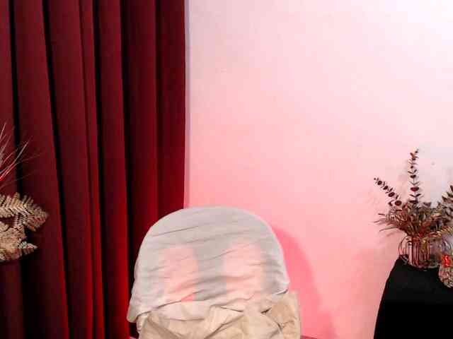 MissGiaX Live Webcam on BongaCams