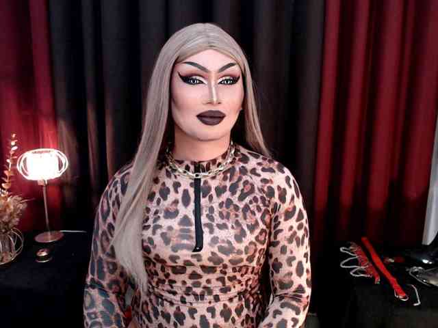MissGiaX Live Webcam on BongaCams