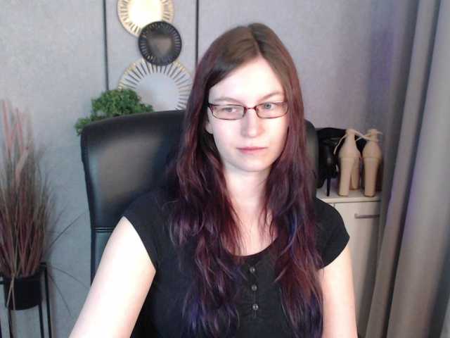 EmmaHeart ist eine deutsche Cam-Mädchen, die dich live erwartet