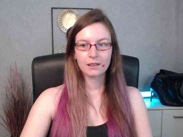 EmmaHeart webcam