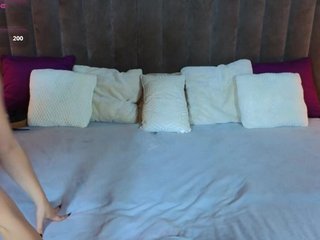 KitnissKiss Porn Show