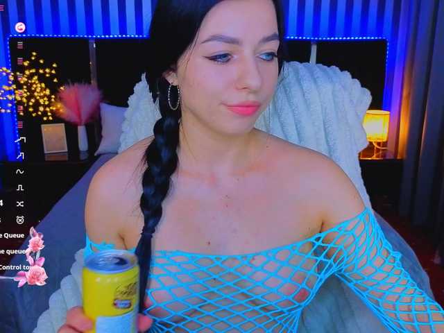 KitnissKiss's BongaCams show and profile