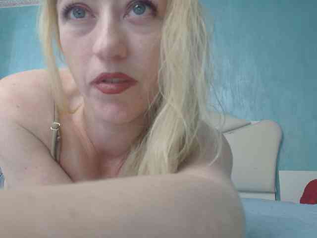 KrystalDesire webcam