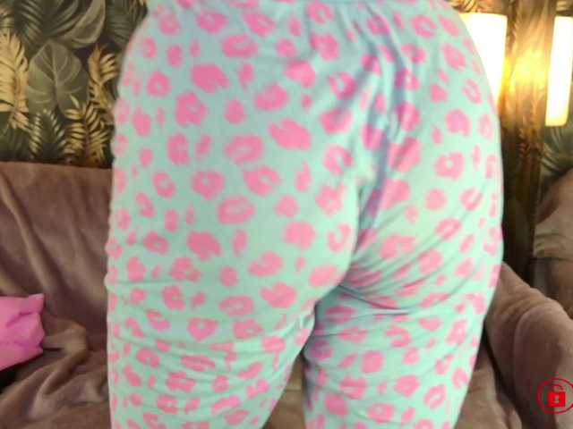 BigBoobsARRI's BongaCams show and profile