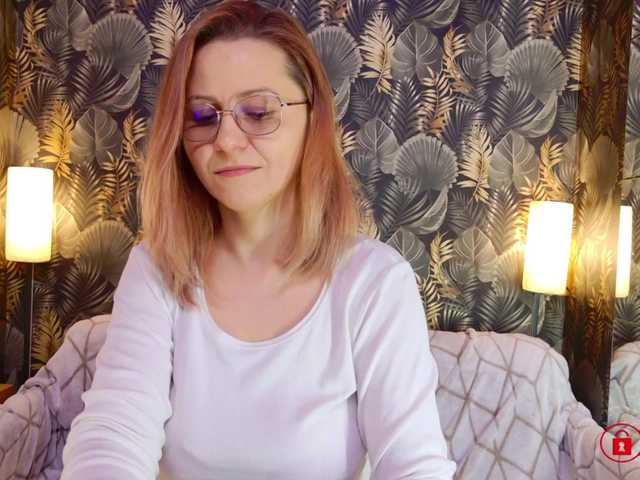 BigBoobsARRI's BongaCams show and profile