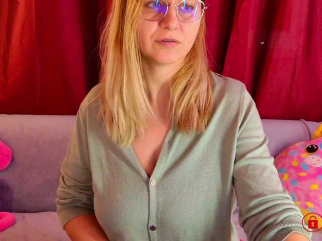 BigBoobsARRI's BongaCams show and profile