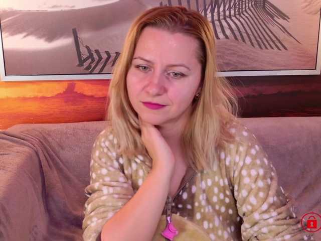 SweetArry webcam bongacams model stream image