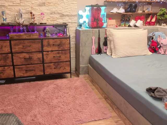 KimberlyCaprice's BongaCams show and profile