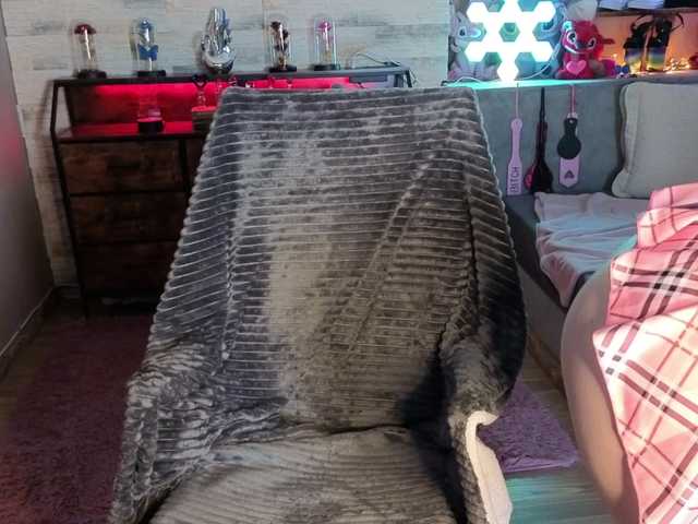 KimberlyCaprice's BongaCams show and profile