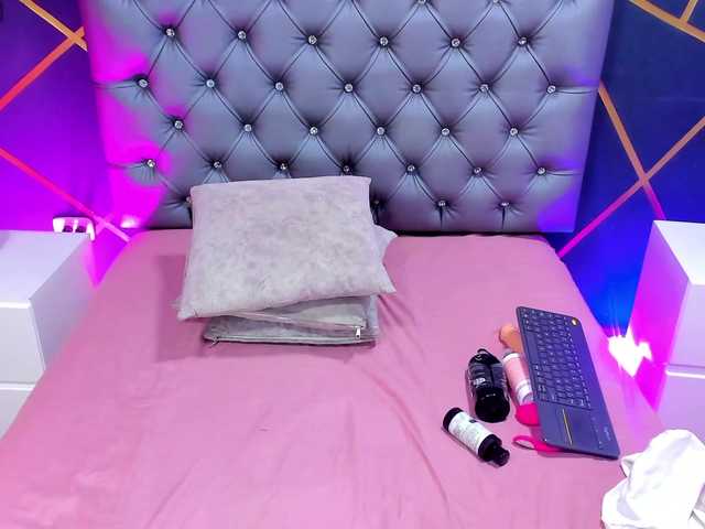 Ariiadna-Fox's BongaCams show and profile