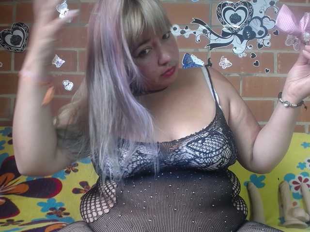 jones-scarlet webcam bongacams model stream image