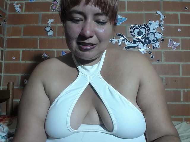 jones-scarlet's BongaCams show and profile