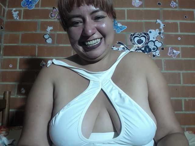 jones-scarlet's BongaCams show and profile