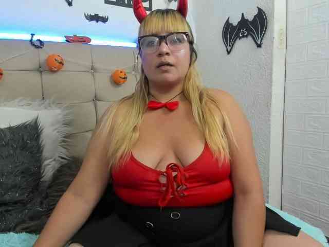 jones-scarlet webcam
